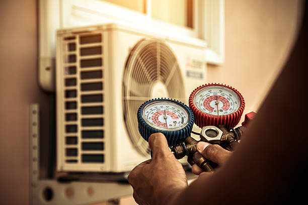 Professional Hvac technician working in Victoria, TX